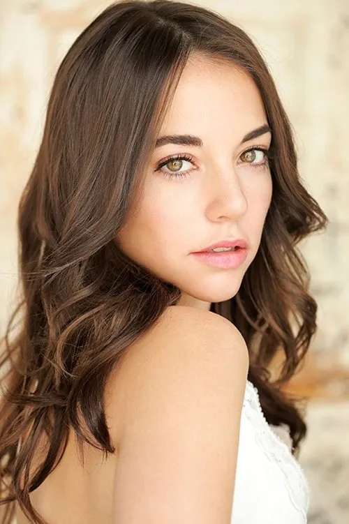 Jennifer Blakeslee interpretando a Operative