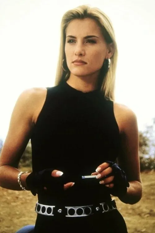 Jennifer Campbell interpretando a Mary