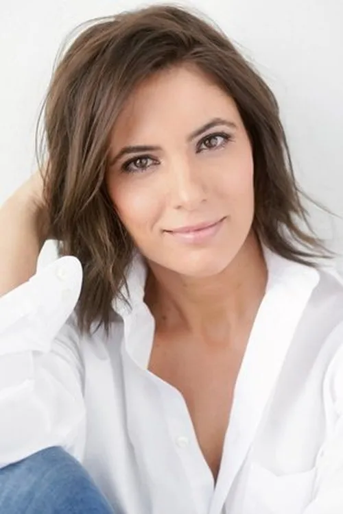 Jennifer Peo interpretando a Donna