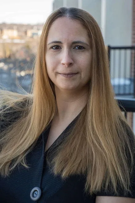 Daniel James Pike ha trabajado con Jennifer Samways en 1 ocasiones