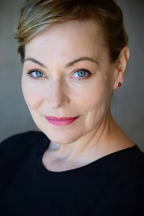 Jennifer Steyn interpretando a Mary Jarvis