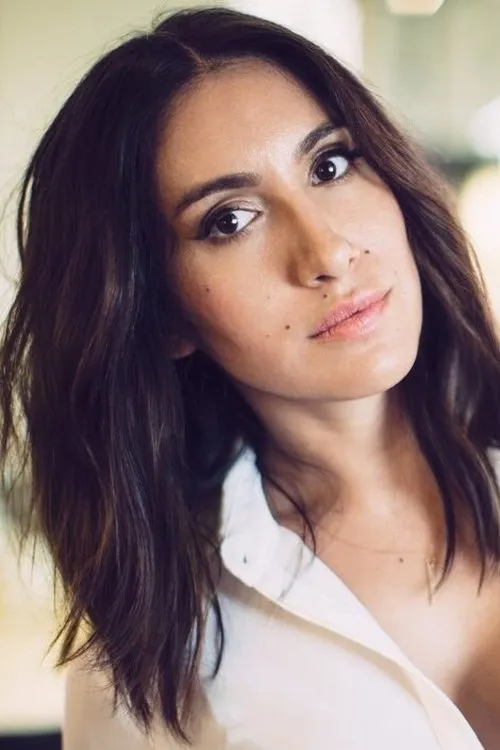 Jenny Atkins interpretando a Circus Girl