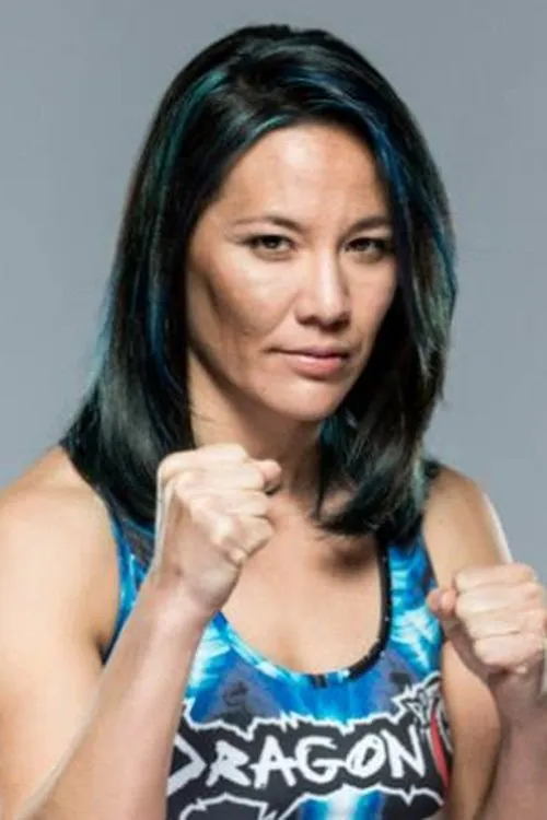 Jenny Liou Shriver interpretando a Self