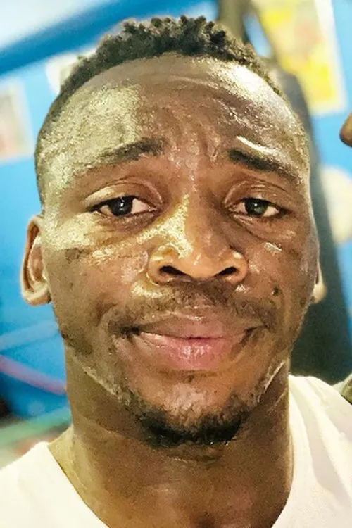 Jeremiah Nakathila interpretando a Self