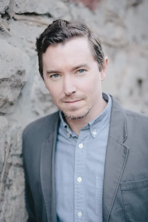 Jeremy Aggers interpretando a Bailey