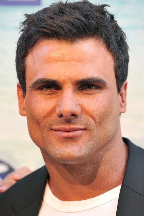 Jeremy Jackson interpretando a Young Michael Bulkin