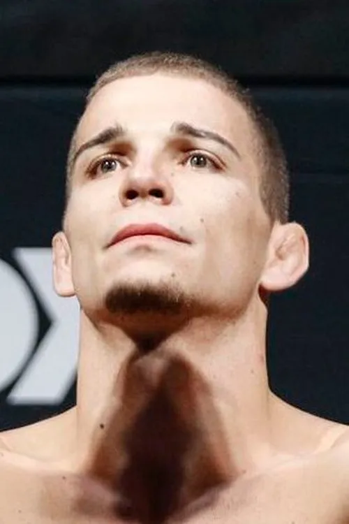 Jeremy Kennedy interpretando a Self