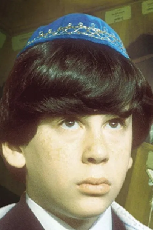 Jeremy Steyn interpretando a Eliot Green