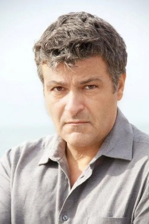 Jerry Mastrodomenico interpretando a 