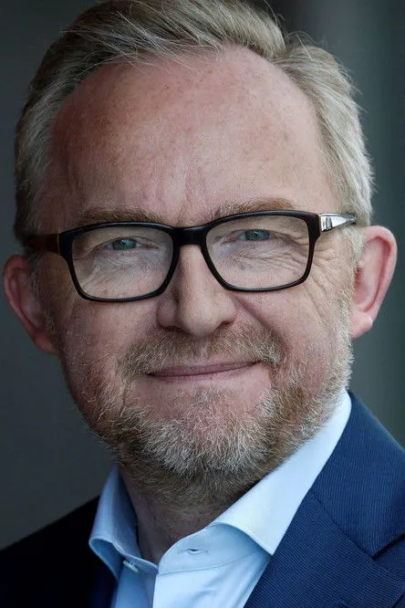 Thomas Garvey ha trabajado con Jesper Theilgaard en 1 ocasiones