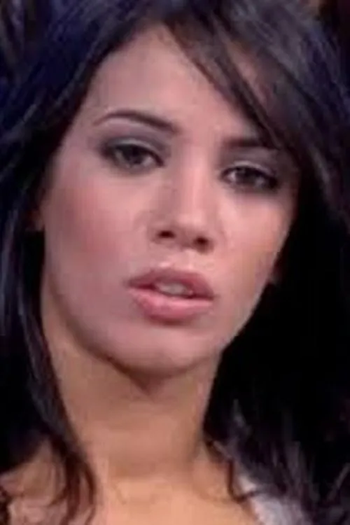 Jessica Auriemma interpretando a Santina