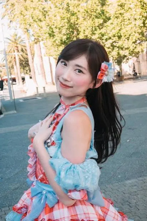 Zee JKT48 ha trabajado con Jessica Chandra en 1 ocasiones