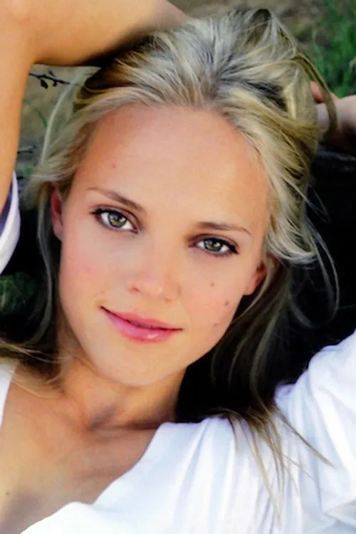 Jessica Gower interpretando a Debbie