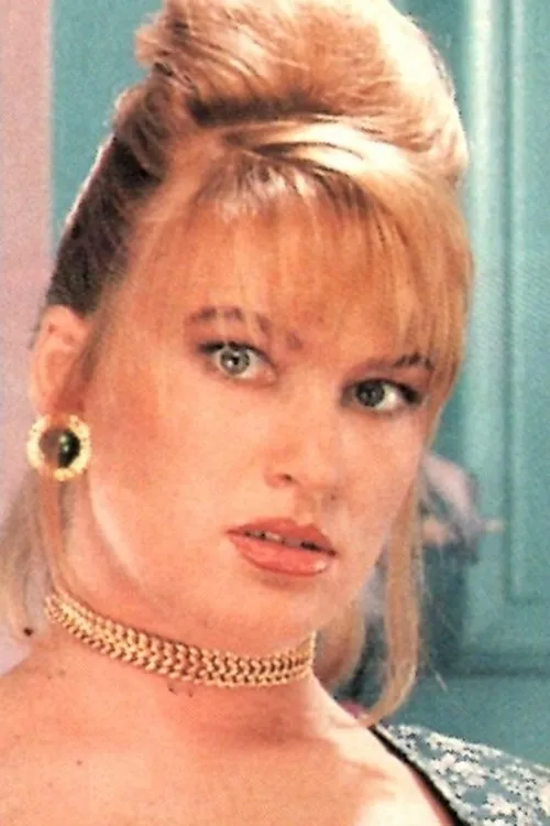 Jessica James interpretando a 