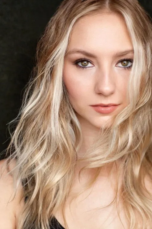 Jessica Lang interpretando a Emma Bradley