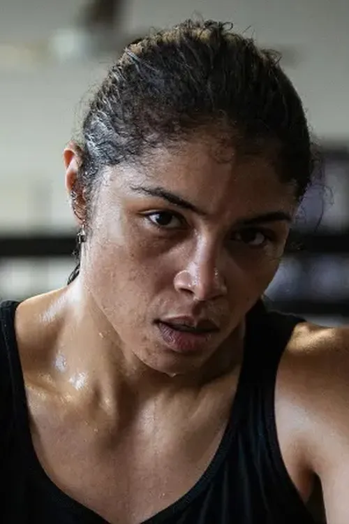 Jessica McCaskill interpretando a Self