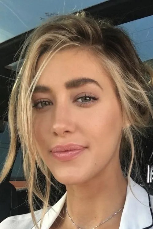 Jessica Serfaty interpretando a Sherri