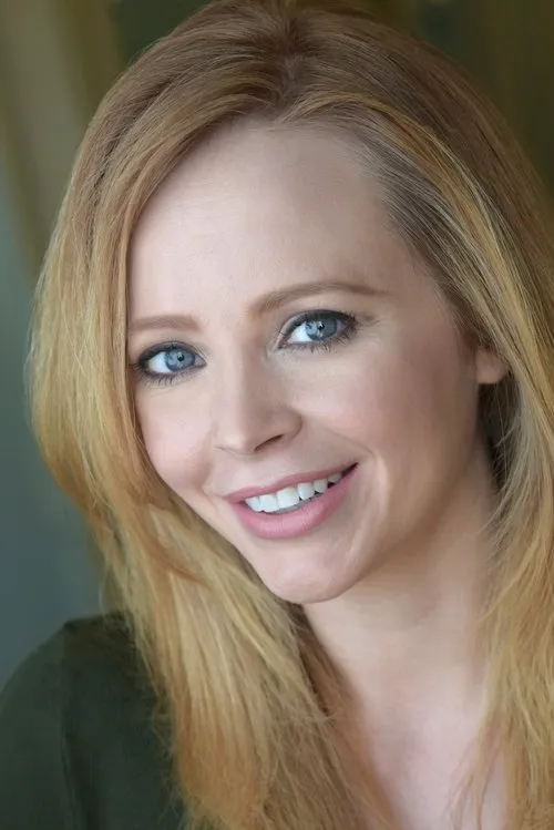 Jessica Willis interpretando a Emma