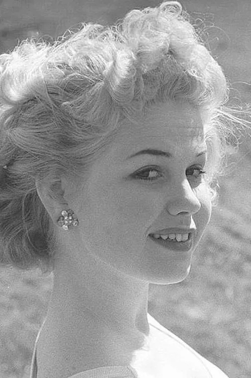 Jessie Flaws interpretando a Beatrice Isløv