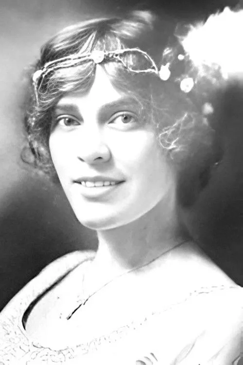 Jessie Pringle interpretando a Jennie