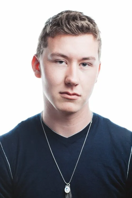 Tux Akindoyeni ha trabajado con Jett Lucas en 2 ocasiones