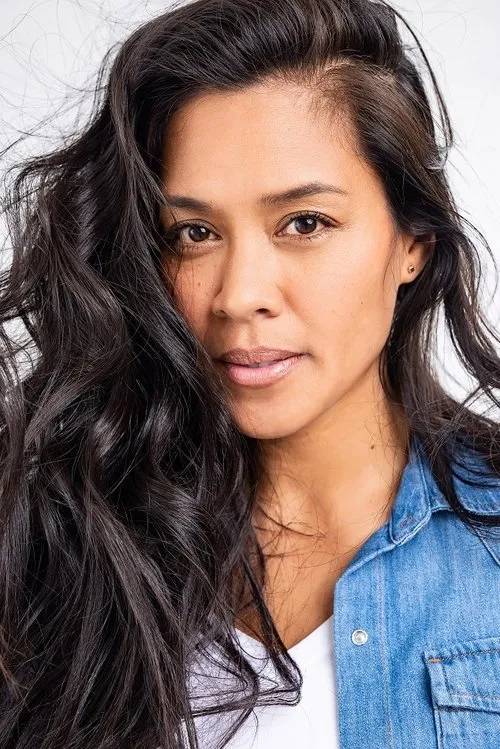 Jewl Carney interpretando a Alex Crow