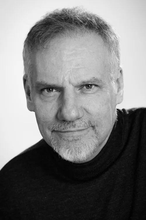 JiCi Lauzon interpretando a Willie