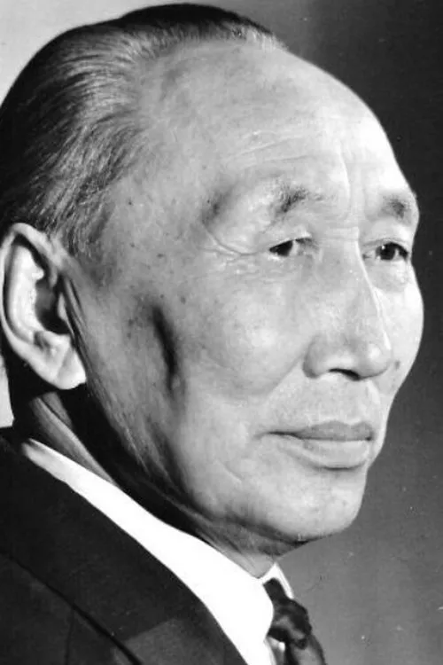 Jigmiddorj Buuch interpretando a Guen Baatar