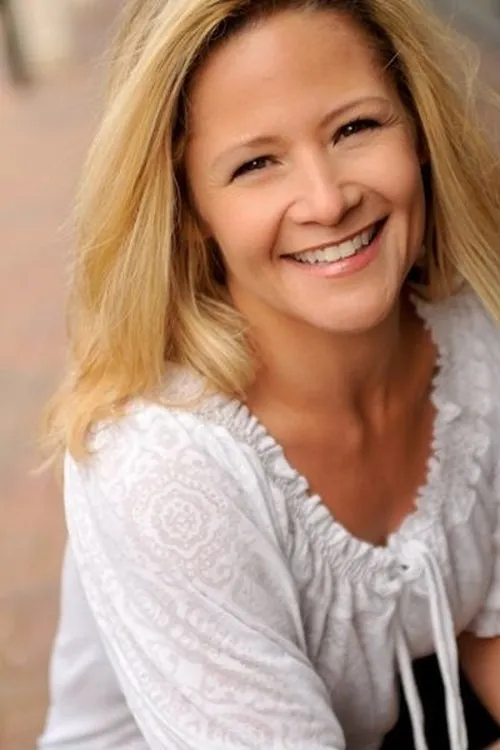 Jilanne Klaus interpretando a Kathy Steele