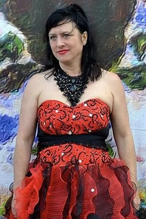 Tom Clancy ha trabajado con Jill Gatsby en 1 ocasiones