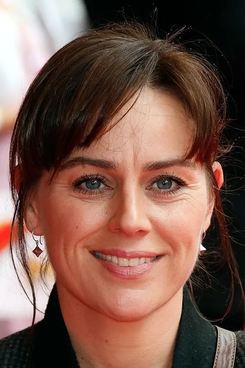 Jill Halfpenny interpretando a Herself