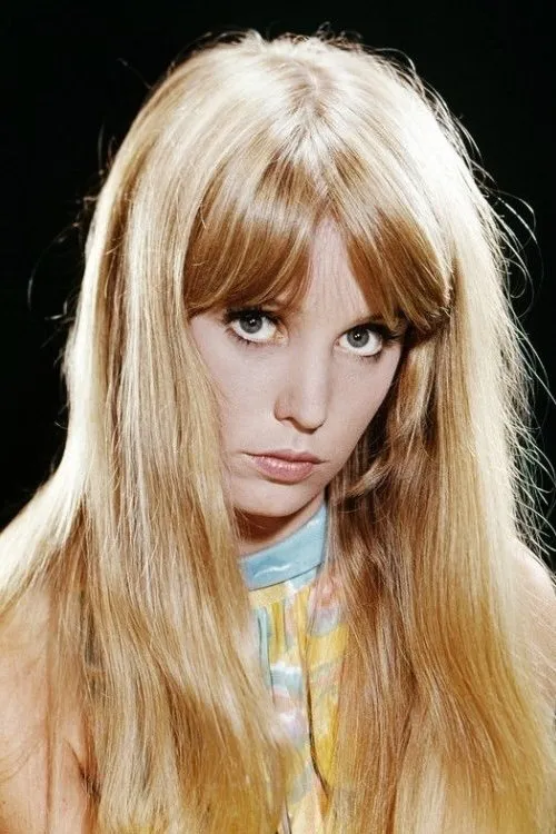 Jill Townsend interpretando a Anne Corbeck