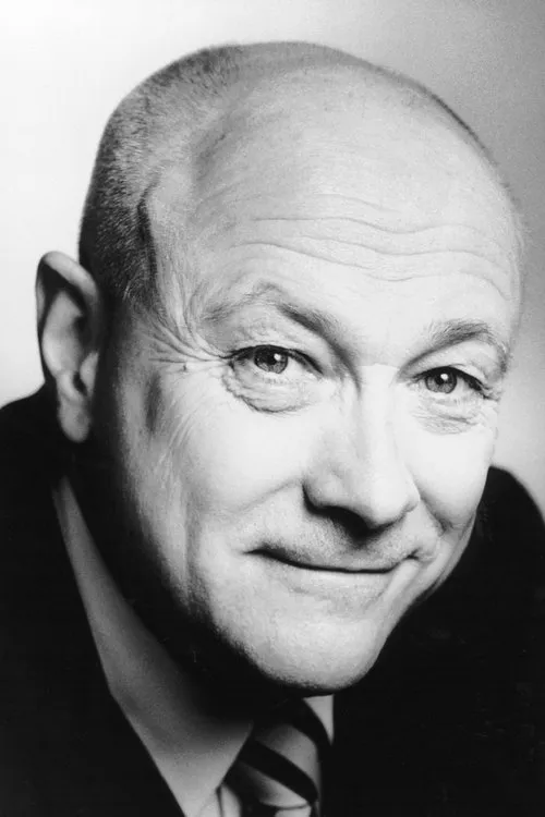 Oliver Ford Davies ha trabajado con Jim Hooper en 4 ocasiones