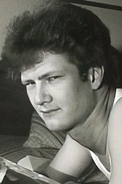 Jim Maxwell interpretando a (segment 