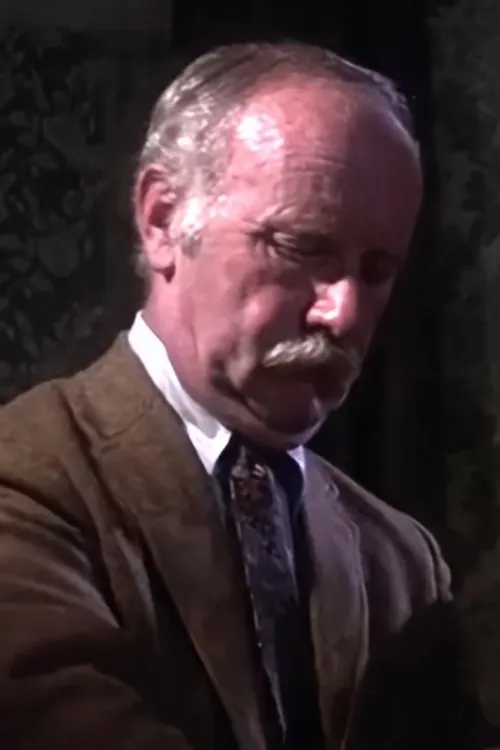 Jim Myers interpretando a Tor Johnson