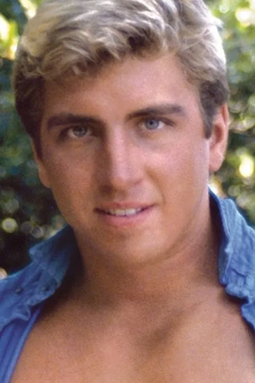 Jim Pulver interpretando a 