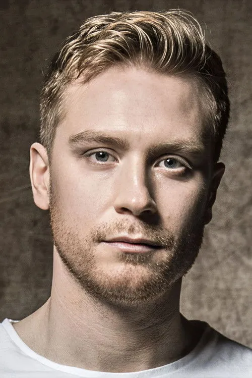 Jim Ramel Kjellgren interpretando a Kristian