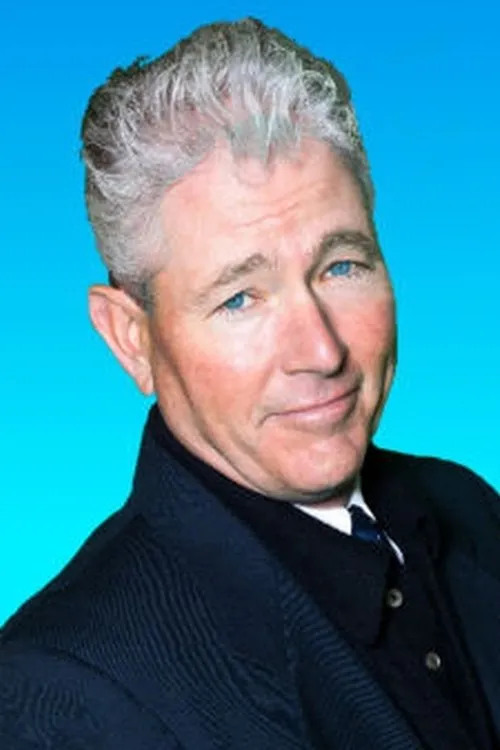 Jim Youngs interpretando a Kelly Youngblood