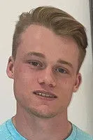 Jimmy Lee interpretando a 