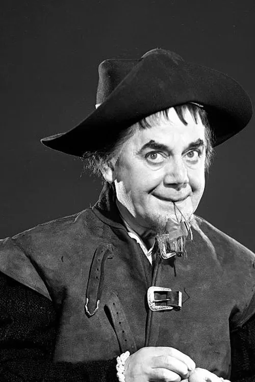 Jimmy Savo interpretando a Gabbo the Great