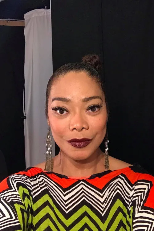 Jinky Oda interpretando a Lina