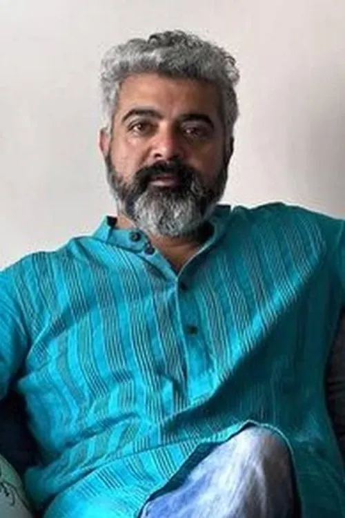 Akshay Radhakrishnan ha trabajado con Jinu Joseph en 1 ocasiones