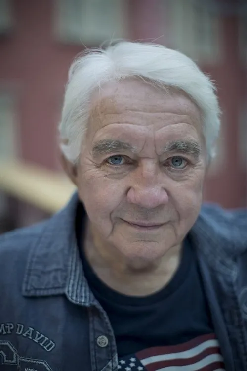 Jiří Krampol interpretando a Bronik