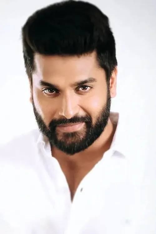 Jishnu Menon interpretando a Jagadeesh