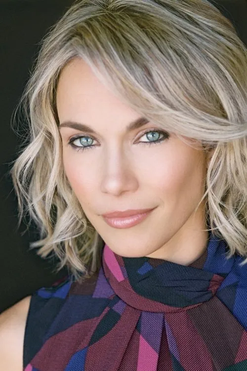 Jlynn Johnson interpretando a Wendy Jones