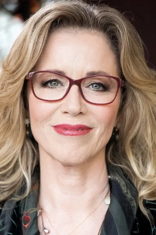 Joan Sweeny en su biografía y filmografía