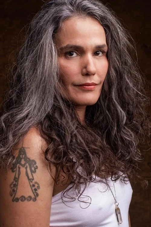 Joana Gatis interpretando a Darlene