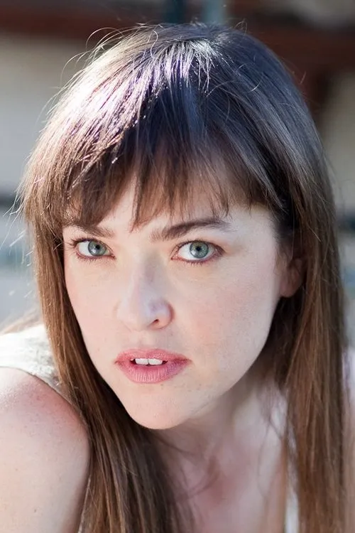 Joanie Ellen interpretando a Female Deli Clerk