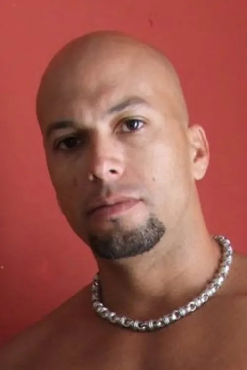 Joao Pauzao interpretando a 