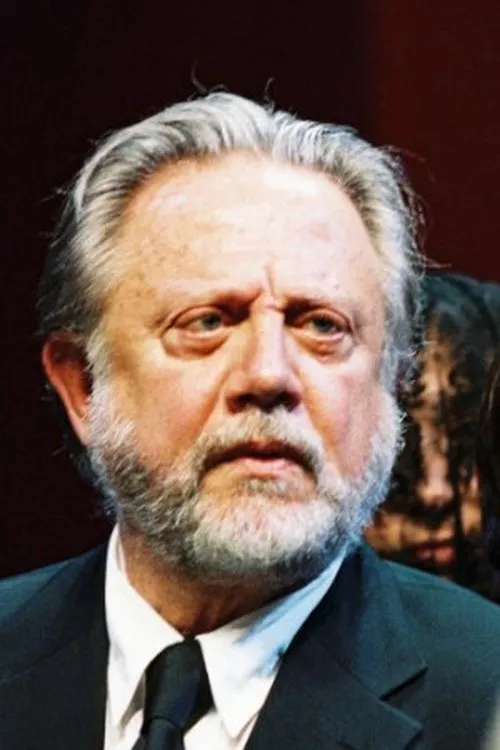 João Perry interpretando a 